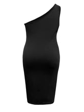 Model posing at a party in a sleek emerald green Plus Size Twisted One Shoulder Sleeveless Midi Dress